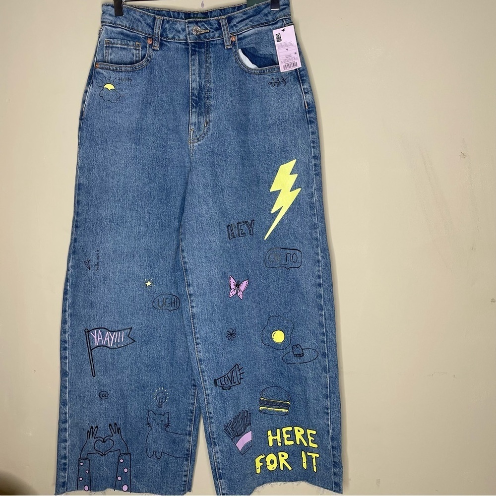 Wild fable Women’s graffiti baggy Jeans size 6